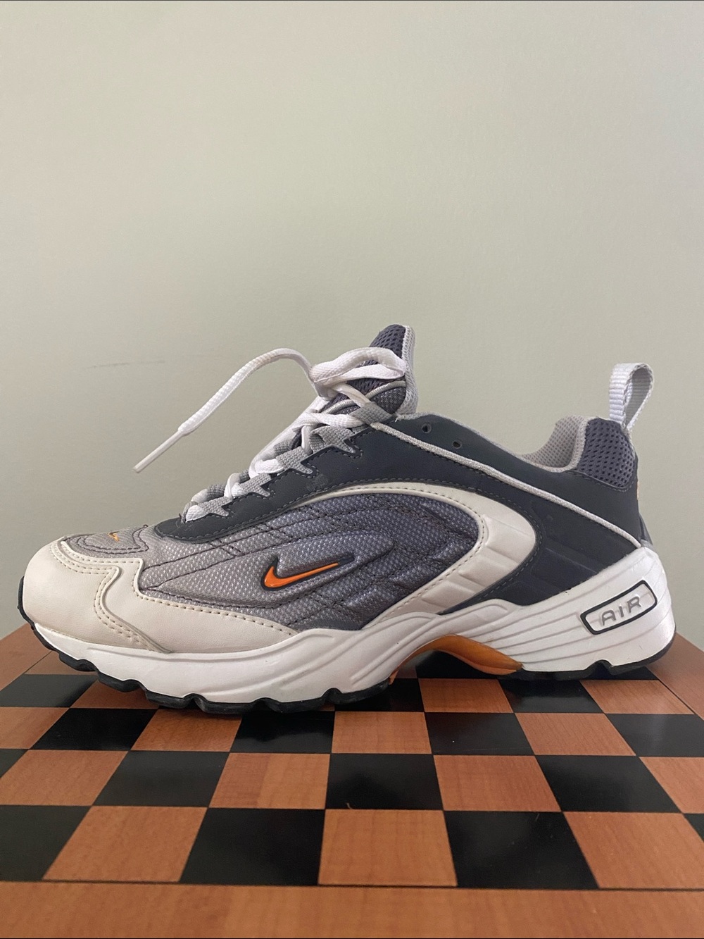 Vintage Nike Air Trail Pegasus sneaker grey and orange size 7.5
